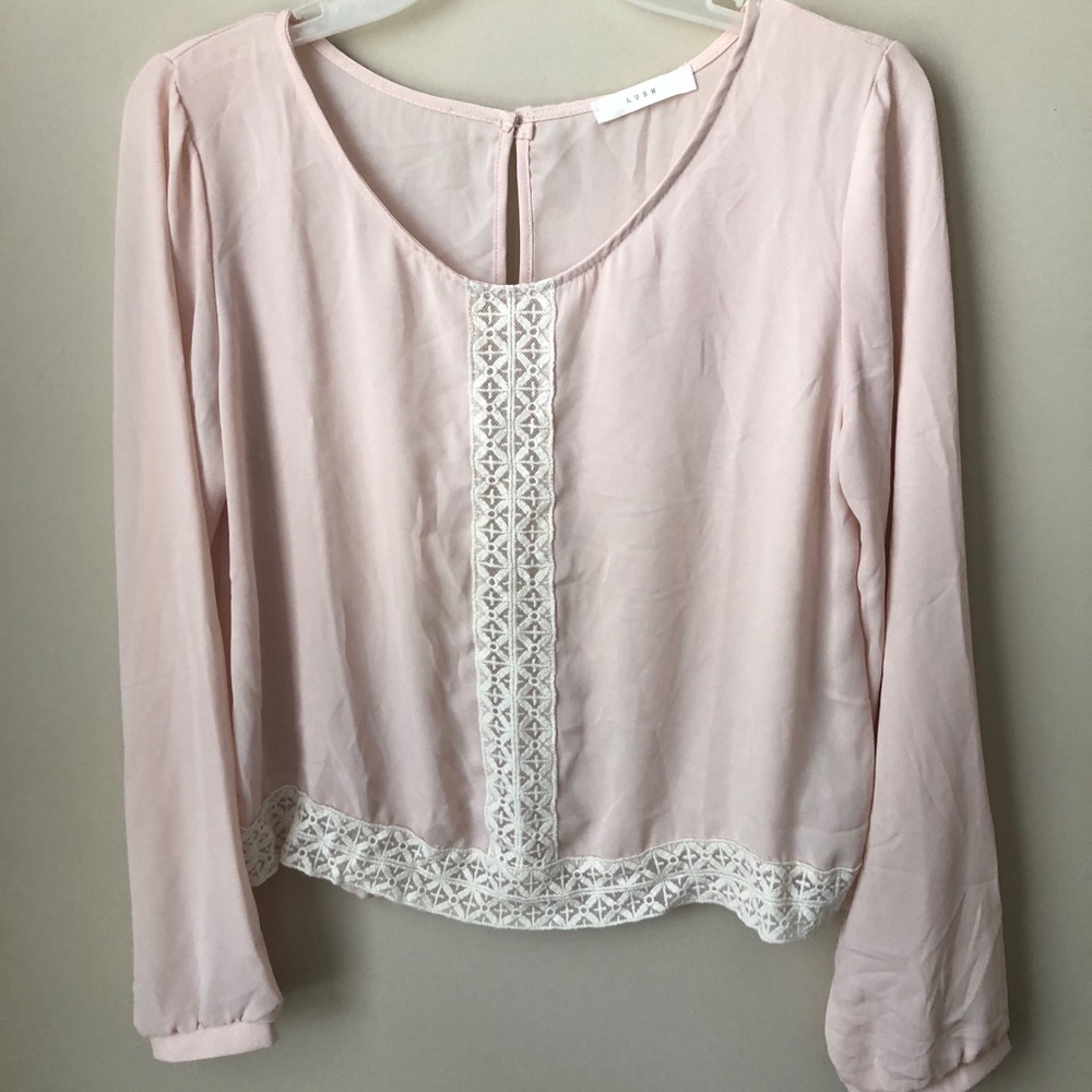 Adorable blouse with accents!
